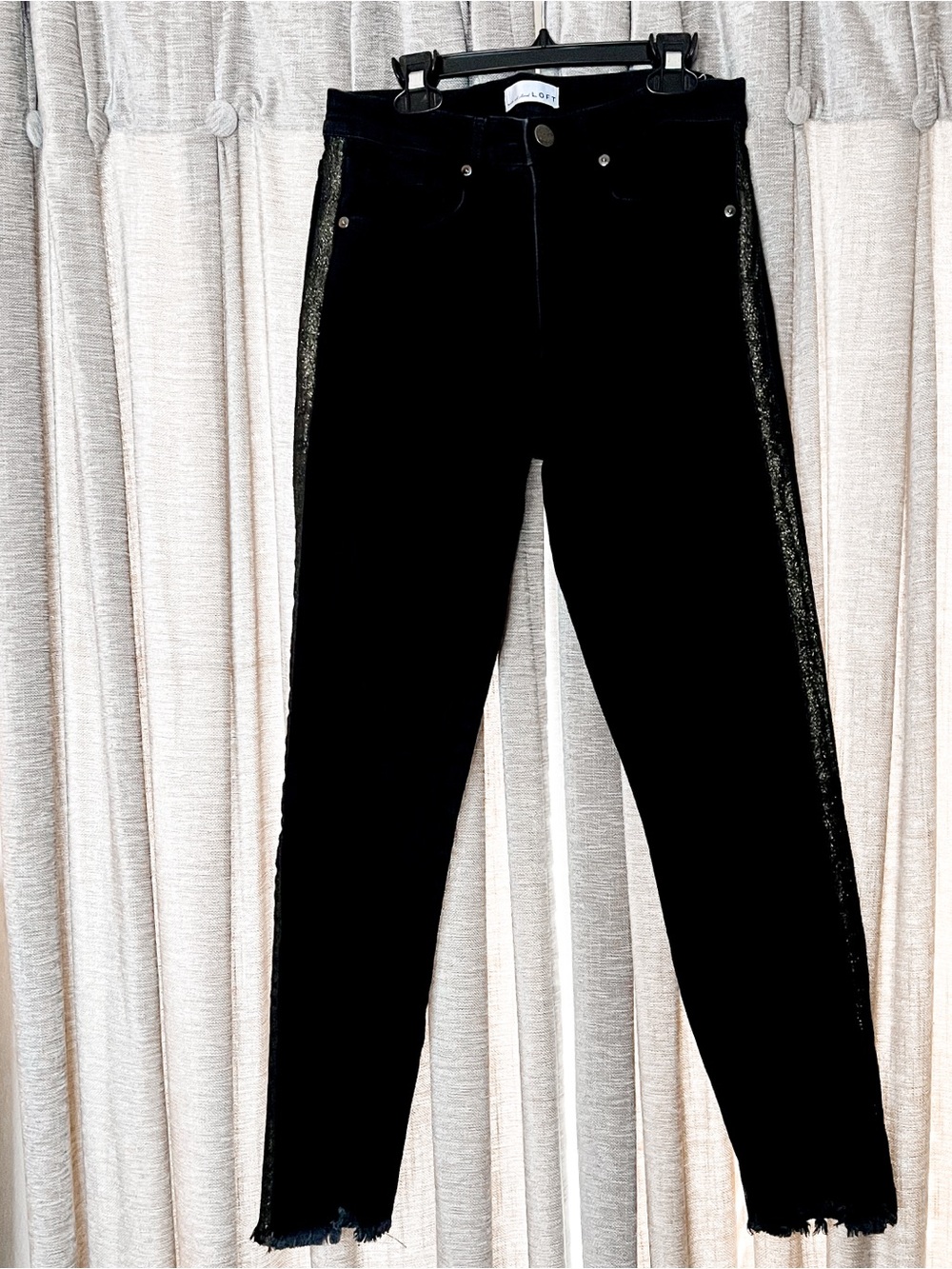 LOFT Black Skinny Jeans Pants with Side Shine Detail Size 6